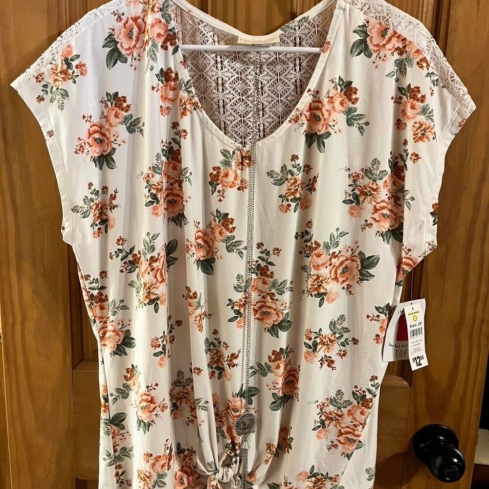 Bobbie-brooks Women's Floral Blouse with Lace Detail and Necklace Size 2X